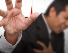 3 phút đầu cần làm gì khi gặp người bị co giật hoặc ngất